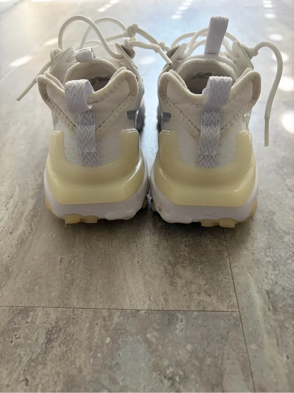 Women’s Nike tennis shoes